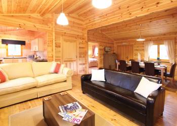 Woodland Park Lodges