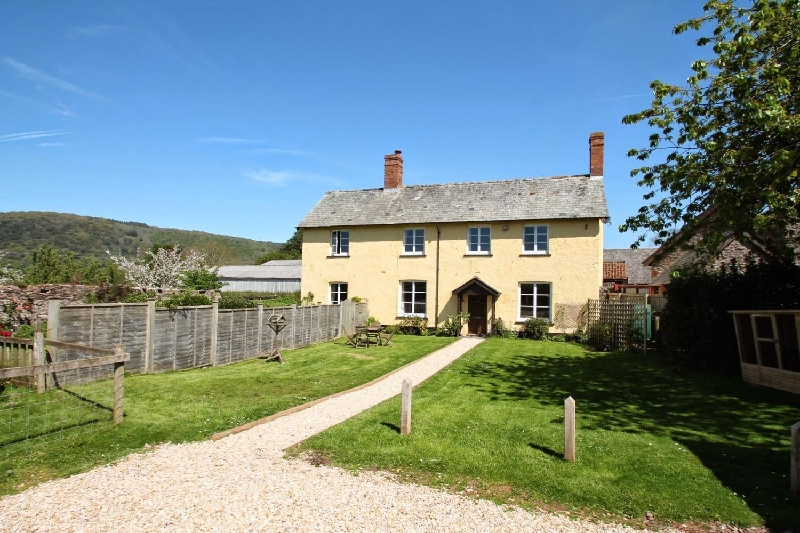 Click here for more about Farm Cottage