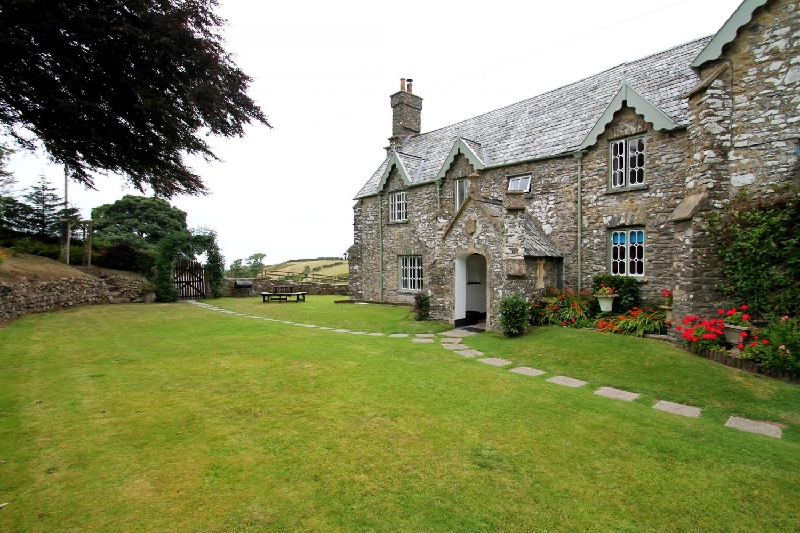Click here for more about Yenworthy Cottage