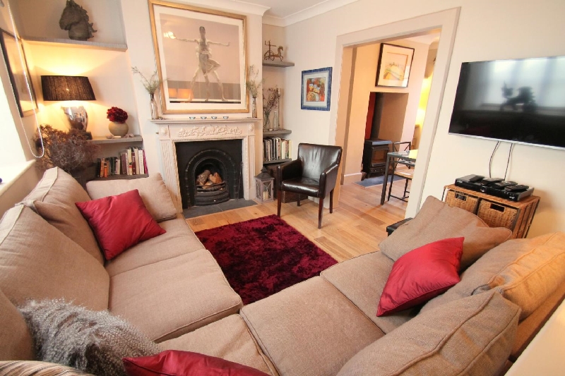Click here for more about Honeysuckle Cottage