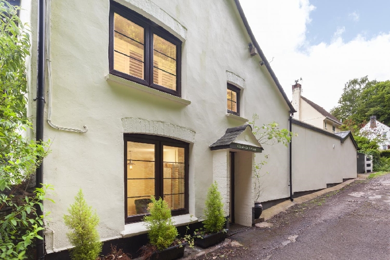 Click here for more about Woodside Cottage
