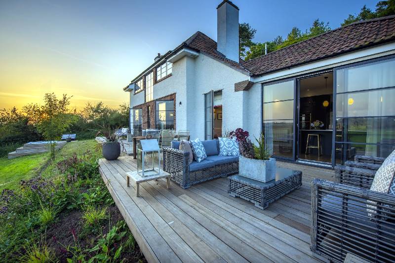 Click here for more about Decoy Farm House