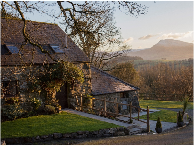 Click here for more about Cyffdy Cottage - Tegid