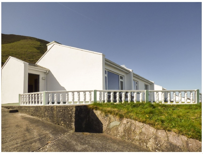 Click here for more about Rossbeigh Beach Cottage No 8