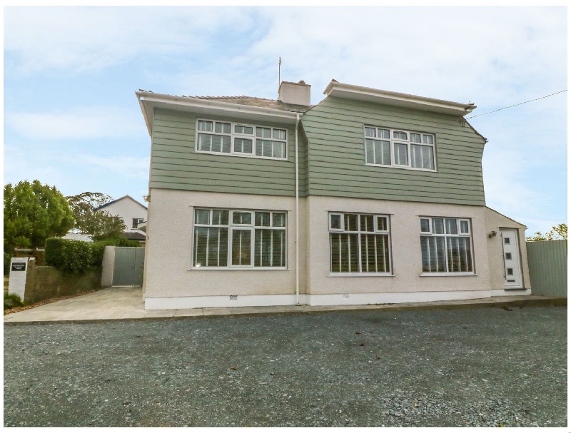 Click here for more about Haul A Gwynt