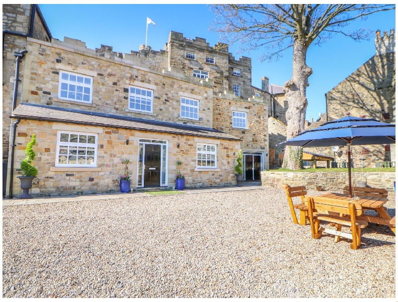 Click here for more about Cosy Cave Stanhope Castle