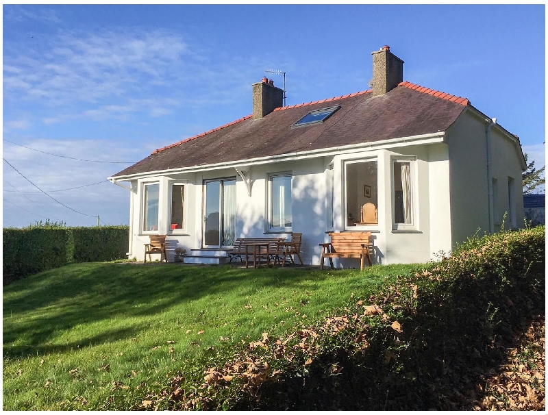 Click here for more about Ty Bryn - Nefyn