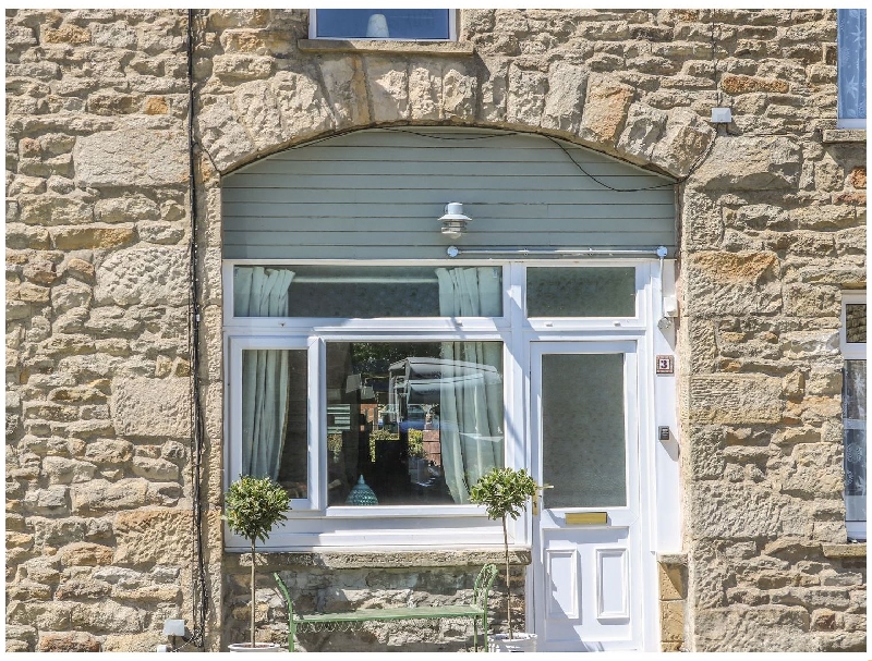 Click here for more about Flying Horse Shoe Cottages