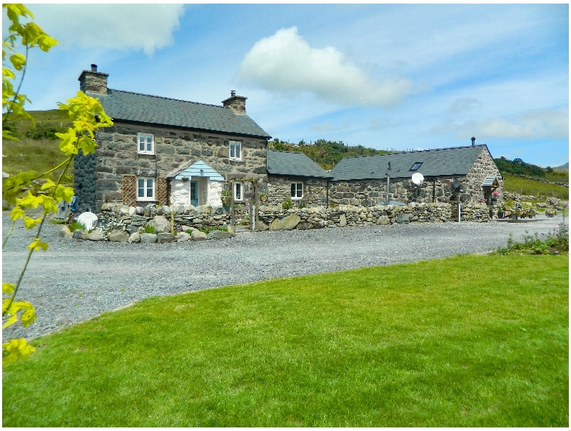Click here for more about Cae'r Fadog Isaf Farmhouse