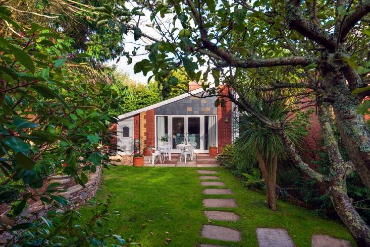 Click here for more about Walnut Cottage